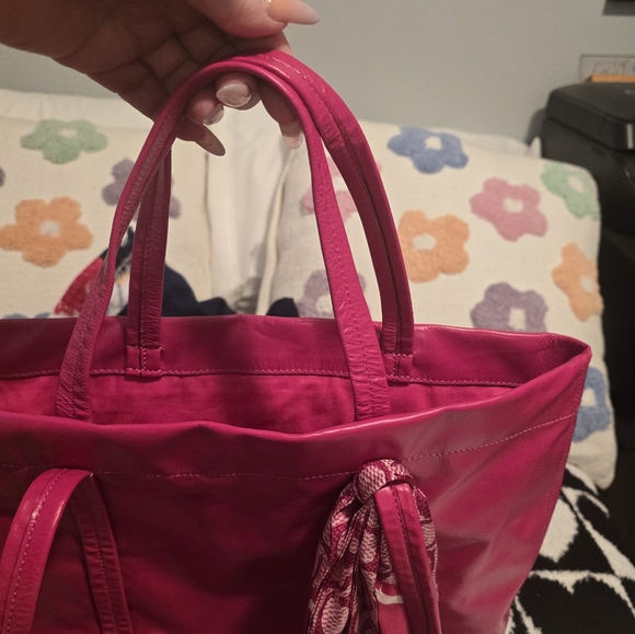 Coach Hall Tote - Picture 12 of 16